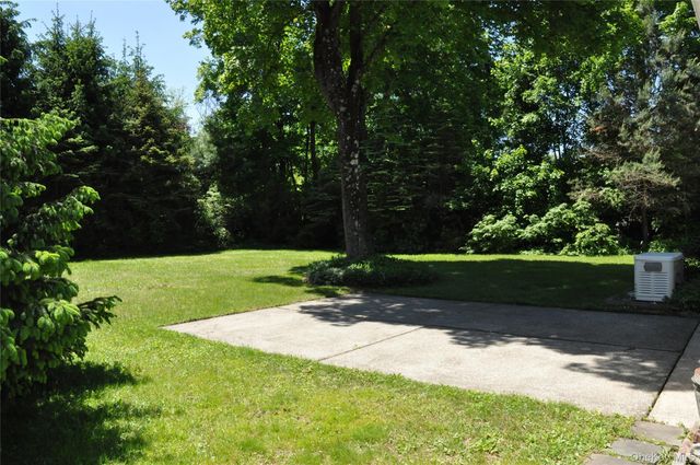 32 Fuller Lane, Hyde Park, NY 12538