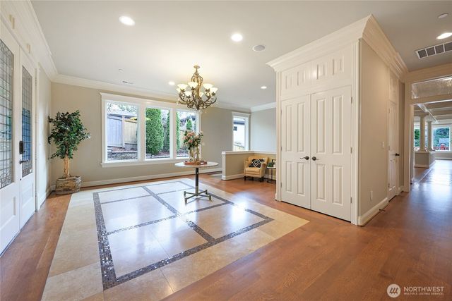 7661 NE 14th Street, Medina, WA 98039