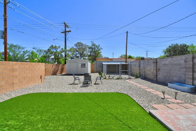 500 VALVERDE Drive SE, Albuquerque, NM 87108