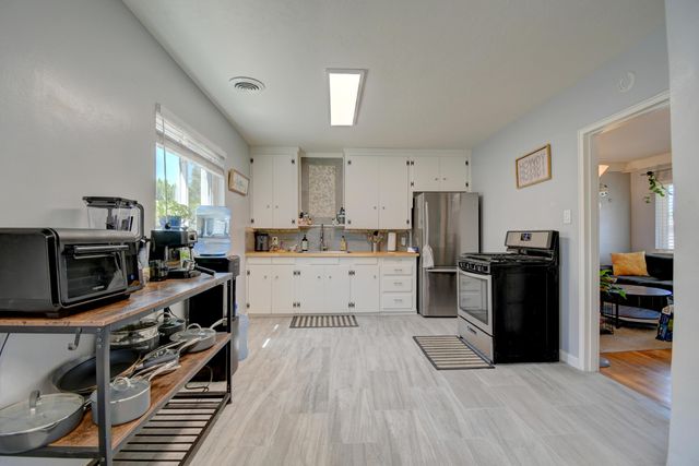 500 VALVERDE Drive SE, Albuquerque, NM 87108