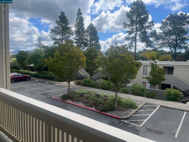 1832 Golden Rain 6, Walnut Creek, CA 94595