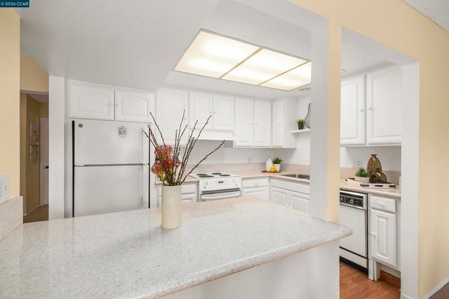 1832 Golden Rain 6, Walnut Creek, CA 94595