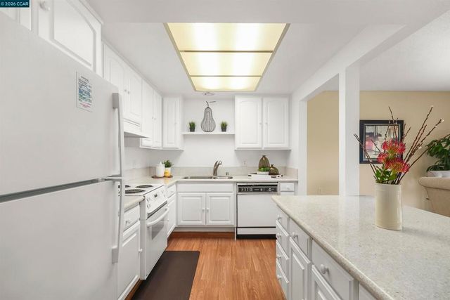 1832 Golden Rain 6, Walnut Creek, CA 94595