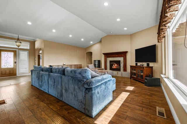 303 Taryn Court, Hollister, CA 95023