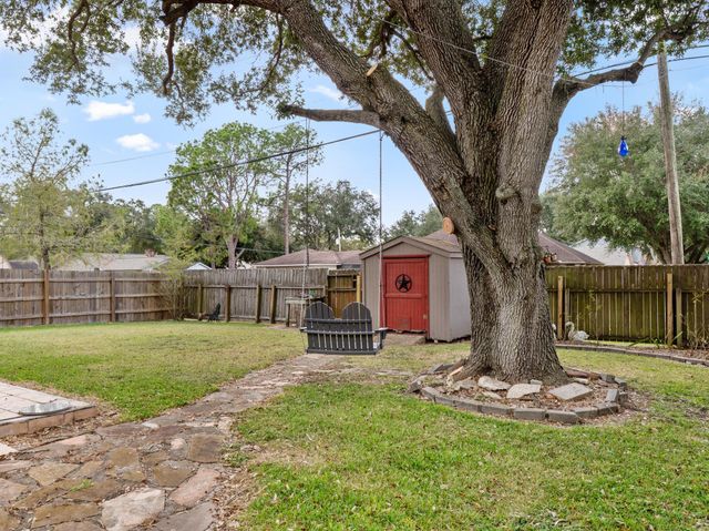 4 Abalone Street, Bay City, TX 77414