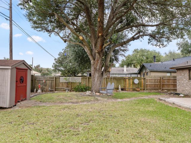 4 Abalone Street, Bay City, TX 77414