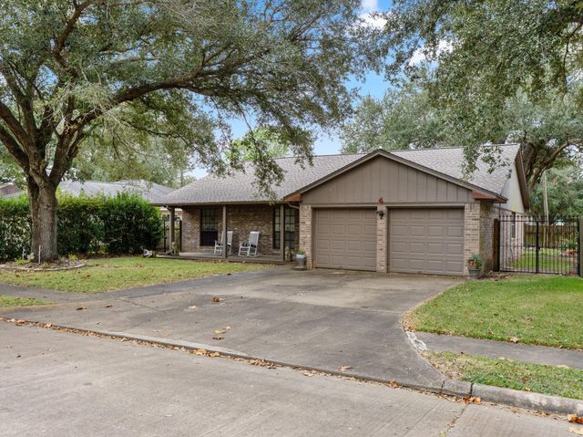 4 Abalone Street, Bay City, TX 77414