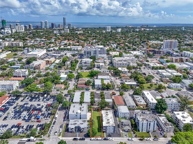 718 SW 4th St, Miami, FL 33130