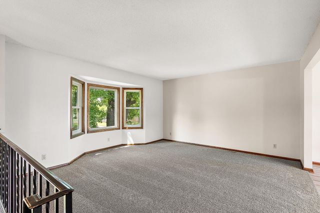1033 121st Lane NW, Coon Rapids, MN 55448