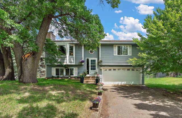1033 121st Lane NW, Coon Rapids, MN 55448
