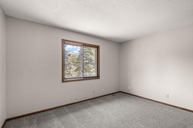 1033 121st Lane NW, Coon Rapids, MN 55448
