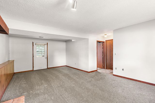 1033 121st Lane NW, Coon Rapids, MN 55448
