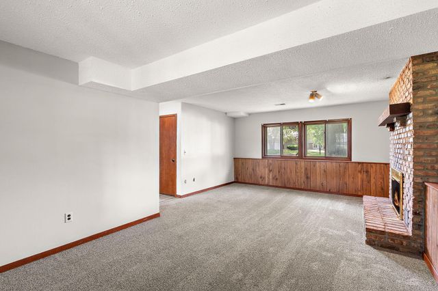 1033 121st Lane NW, Coon Rapids, MN 55448