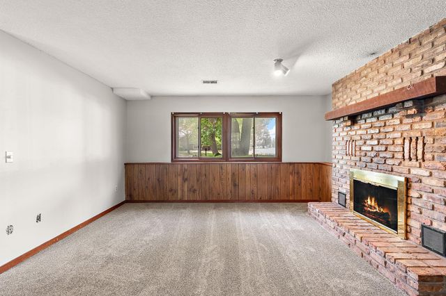1033 121st Lane NW, Coon Rapids, MN 55448