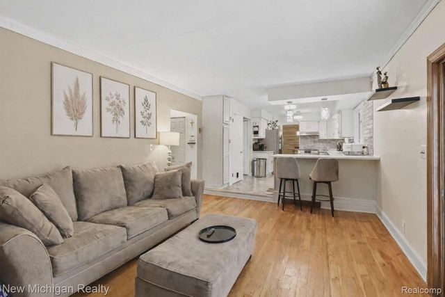 1804 Baldwin Court, Trenton, MI 48183