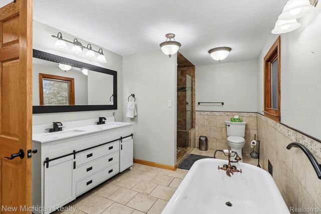 1804 Baldwin Court, Trenton, MI 48183