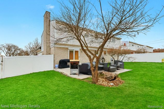 1804 Baldwin Court, Trenton, MI 48183