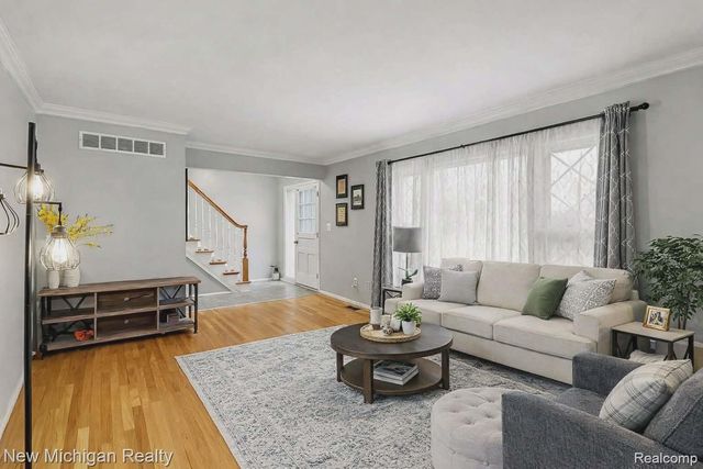 1804 Baldwin Court, Trenton, MI 48183