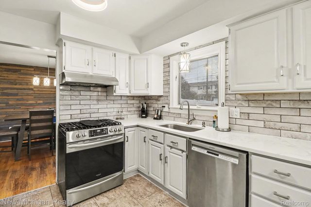 1804 Baldwin Court, Trenton, MI 48183