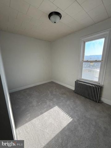 236 N PINE ST, Tremont, PA 17981