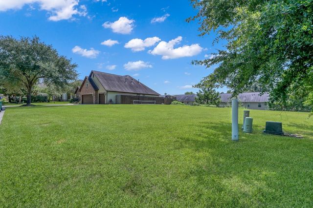 2402 Bramlet Drive, Conroe, TX 77304