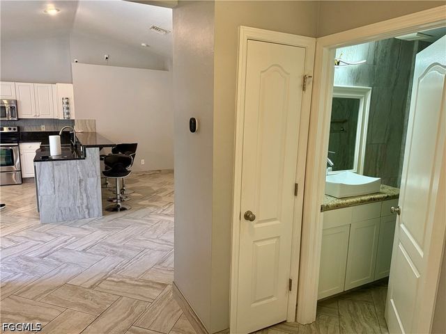 2204 Nelson RD N, Cape Coral, FL 33993