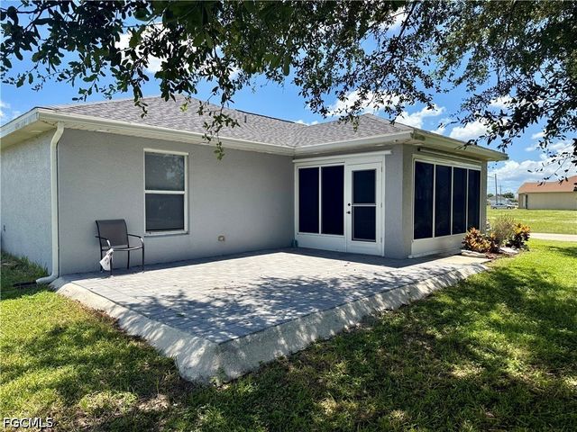 2204 Nelson RD N, Cape Coral, FL 33993