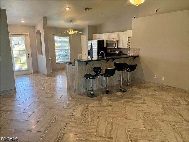 2204 Nelson RD N, Cape Coral, FL 33993