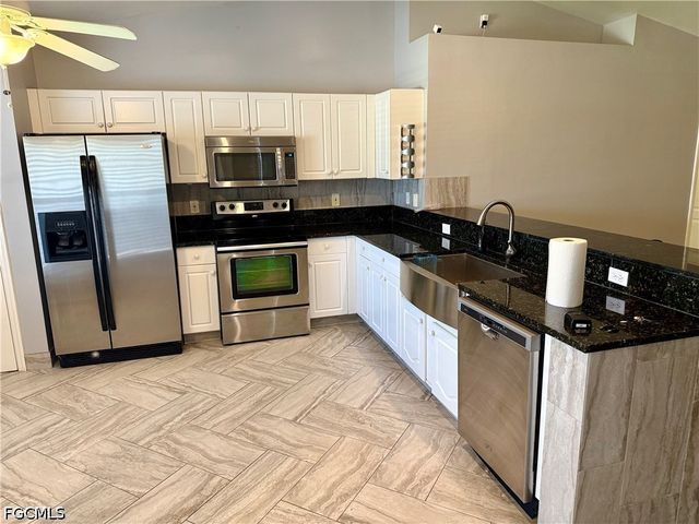 2204 Nelson RD N, Cape Coral, FL 33993