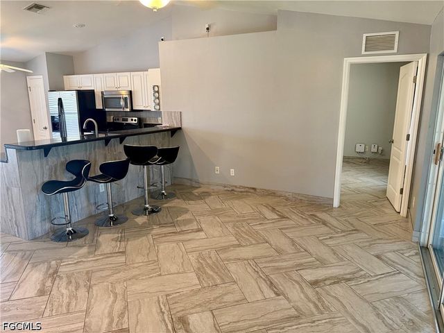 2204 Nelson RD N, Cape Coral, FL 33993