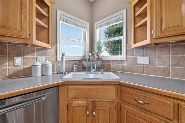 420 Shannon Avenue, Smithville, MO 64089
