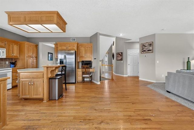 420 Shannon Avenue, Smithville, MO 64089