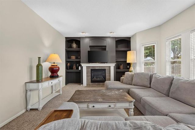 420 Shannon Avenue, Smithville, MO 64089