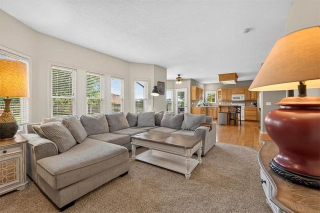420 Shannon Avenue, Smithville, MO 64089