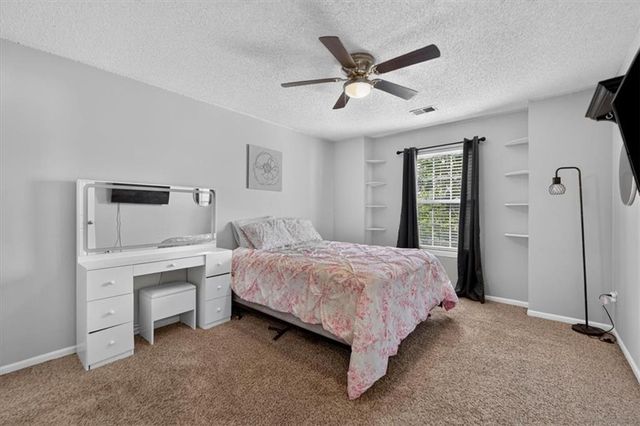 420 Shannon Avenue, Smithville, MO 64089