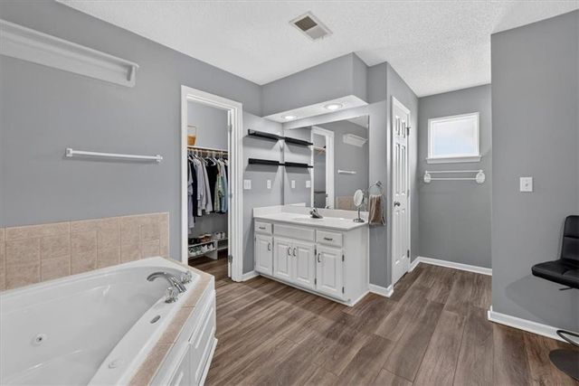 420 Shannon Avenue, Smithville, MO 64089