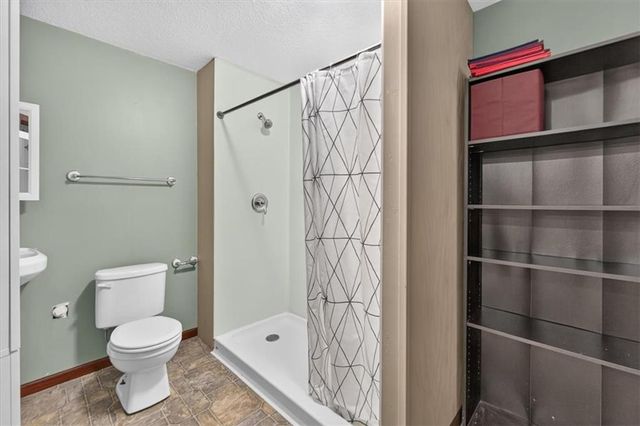 420 Shannon Avenue, Smithville, MO 64089