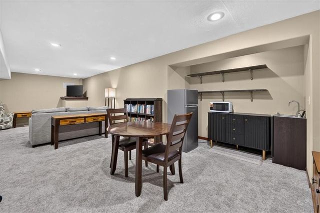 420 Shannon Avenue, Smithville, MO 64089