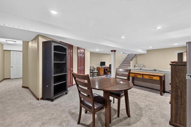 420 Shannon Avenue, Smithville, MO 64089