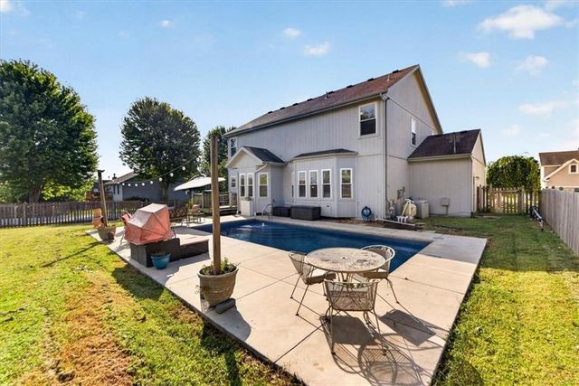 420 Shannon Avenue, Smithville, MO 64089