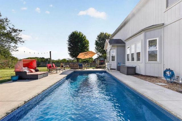 420 Shannon Avenue, Smithville, MO 64089