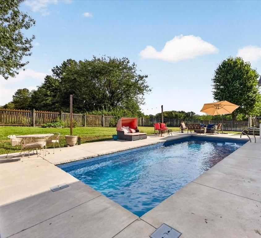 420 Shannon Avenue, Smithville, MO 64089