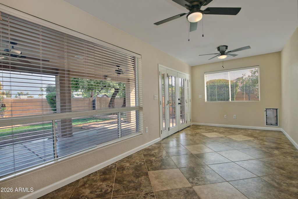 Image 10 of property listing at 1938 E DIAMOND Drive, Tempe, AZ 85283