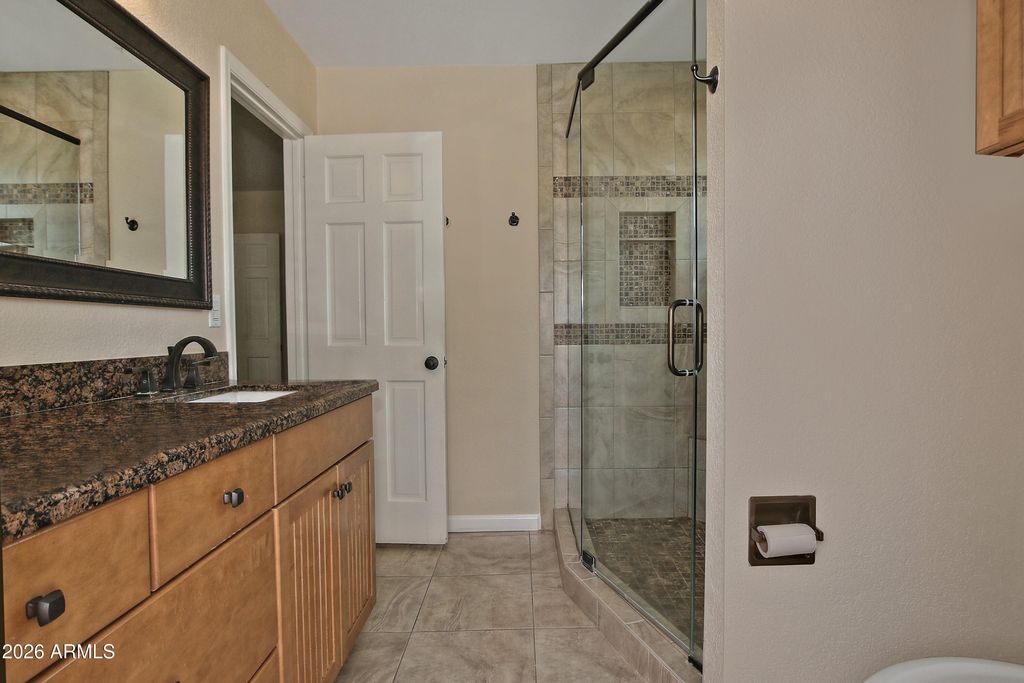 Image 17 of property listing at 1938 E DIAMOND Drive, Tempe, AZ 85283