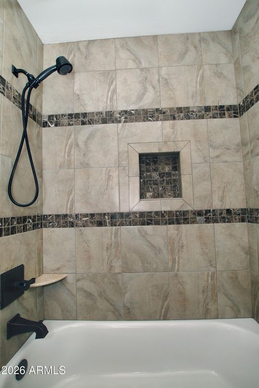 Image 18 of property listing at 1938 E DIAMOND Drive, Tempe, AZ 85283