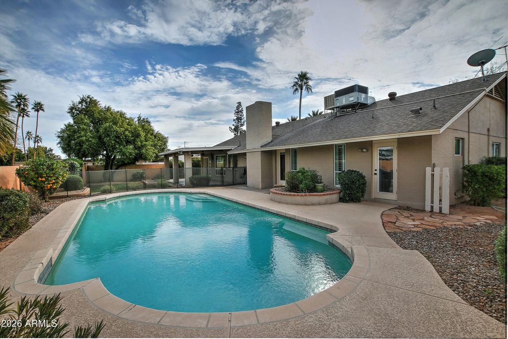 Image 25 of property listing at 1938 E DIAMOND Drive, Tempe, AZ 85283