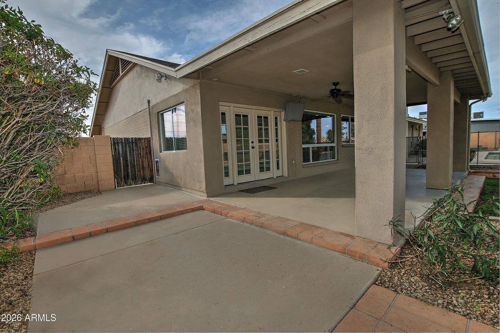 Image 26 of property listing at 1938 E DIAMOND Drive, Tempe, AZ 85283