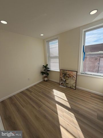 647 KERPER ST, Philadelphia, PA 19111