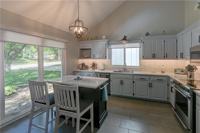 13505 W 78th Street, Lenexa, KS 66216
