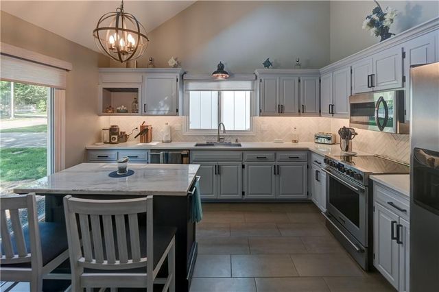 13505 W 78th Street, Lenexa, KS 66216